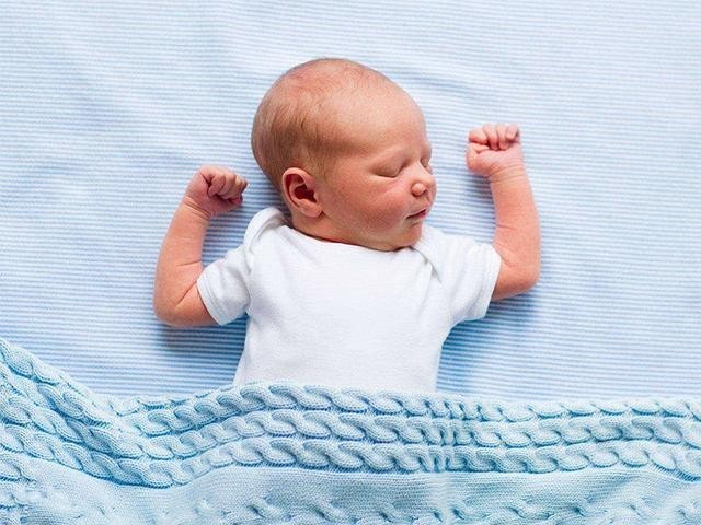  宝宝床品的小秘密：选择最适合的婴儿枕头